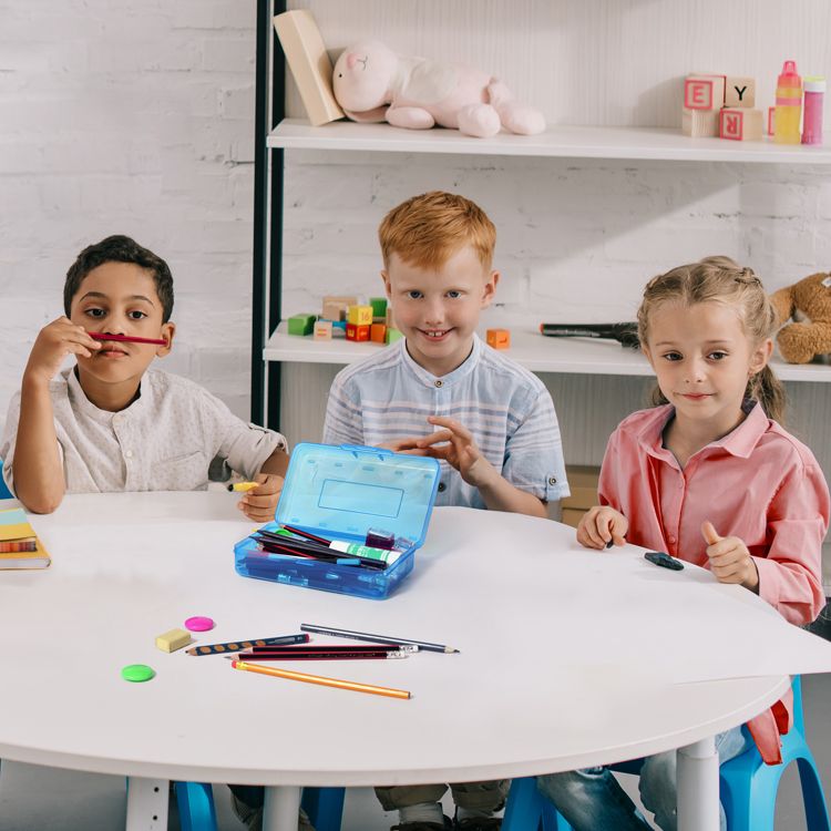 Children learning with Gamenote supplies